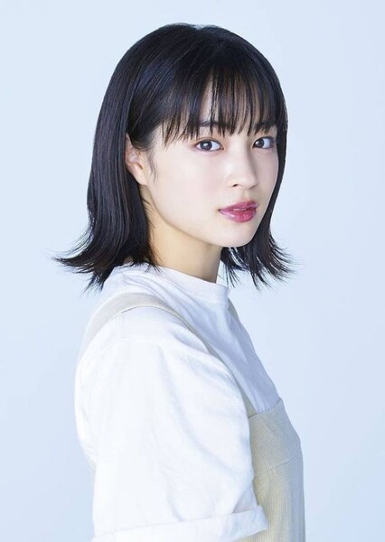 Suzu Hirose photo
