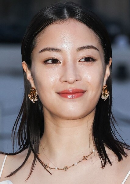 Suzu Hirose photo