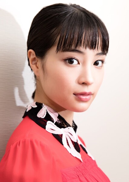 Suzu Hirose photo
