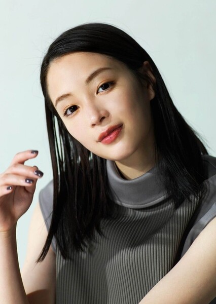 Suzu Hirose photo