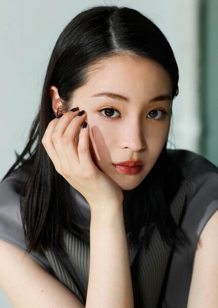 Suzu Hirose photo