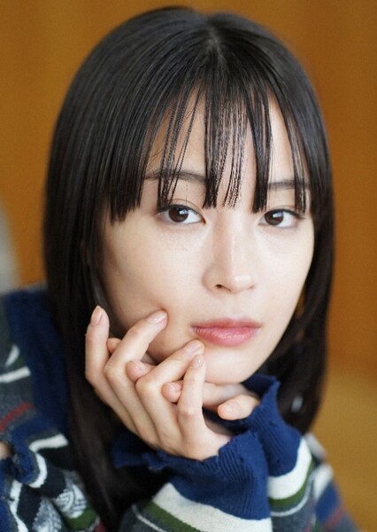 Suzu Hirose photo