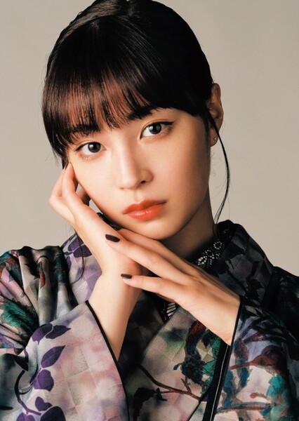 Suzu Hirose photo