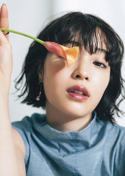 Suzu Hirose photo