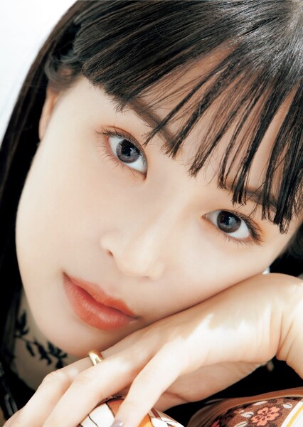 Suzu Hirose photo