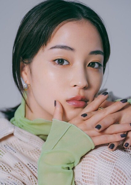 Suzu Hirose photo