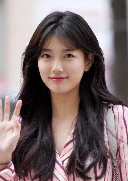 Suzy Bae photo