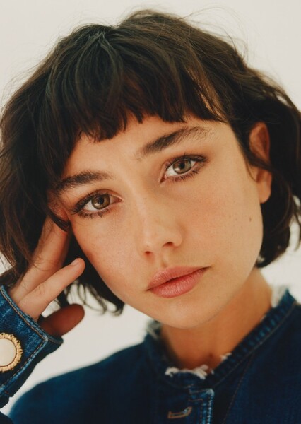 Sydney Chandler photo