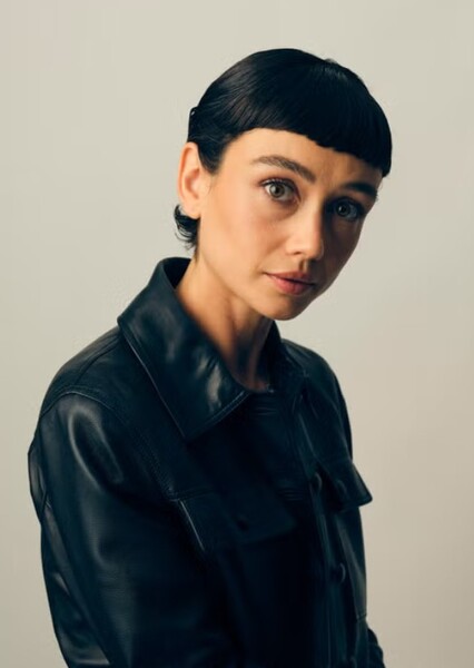 Sydney Chandler photo