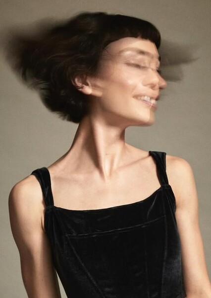 Sydney Chandler photo