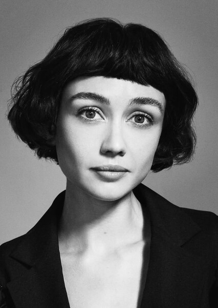 Sydney Chandler photo