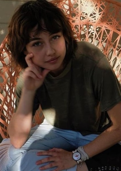 Sydney Chandler photo