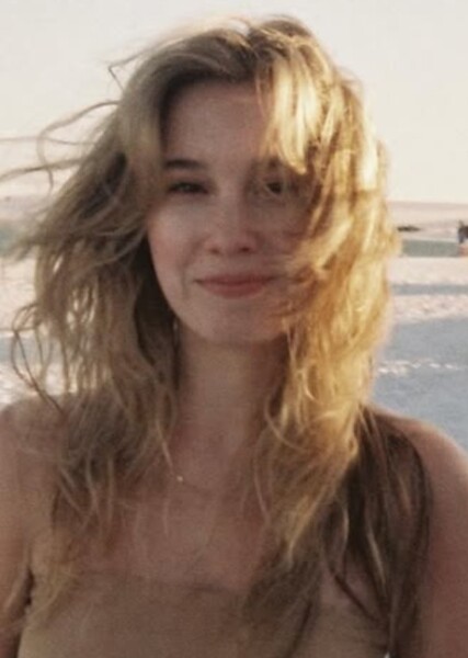 Sydney Rose photo