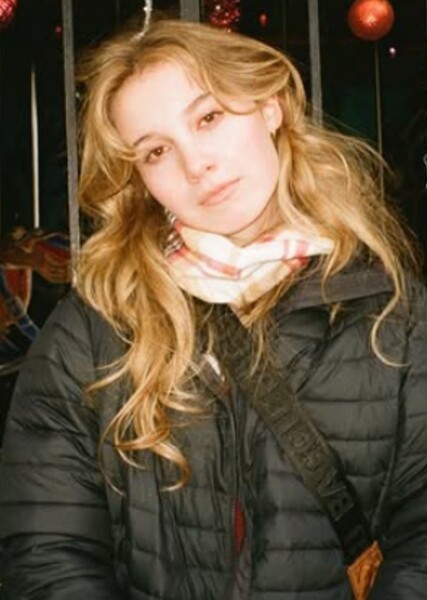 Sydney Rose photo