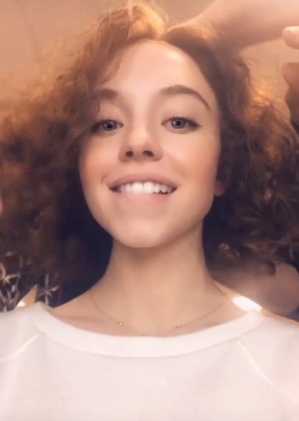 Sydney Sweeney photo