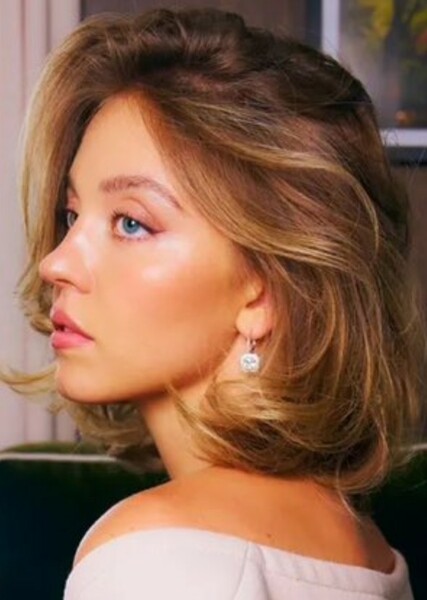 Sydney Sweeney photo