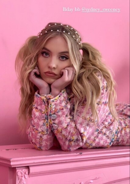 Sydney Sweeney photo