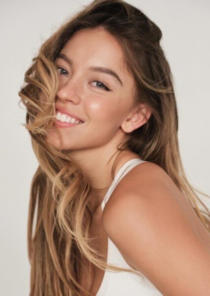 Sydney Sweeney photo