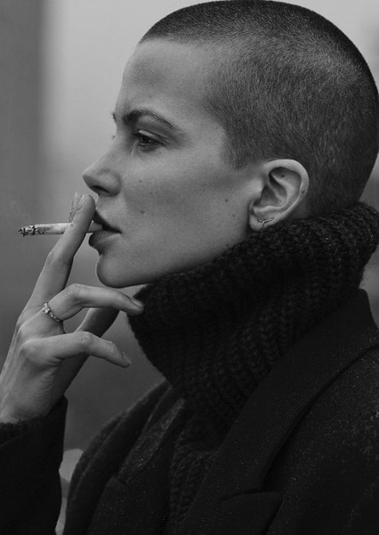 Sylvia Hoeks photo