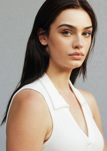 Taegan Collins photo