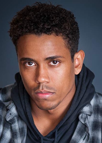Tahj Bellow photo