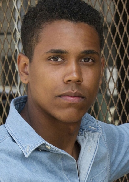 Tahj Bellow photo