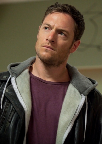Tahmoh Penikett photo