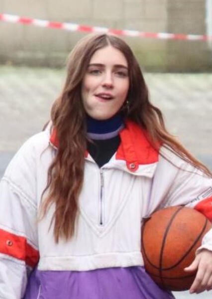 Talia Ryder photo