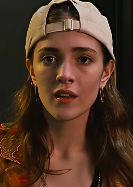 Talia Ryder photo