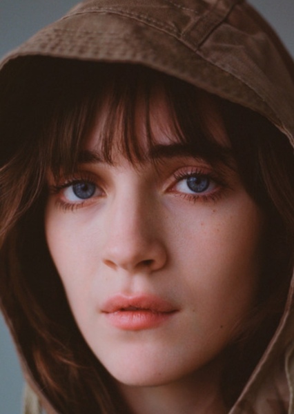 Talia Ryder photo