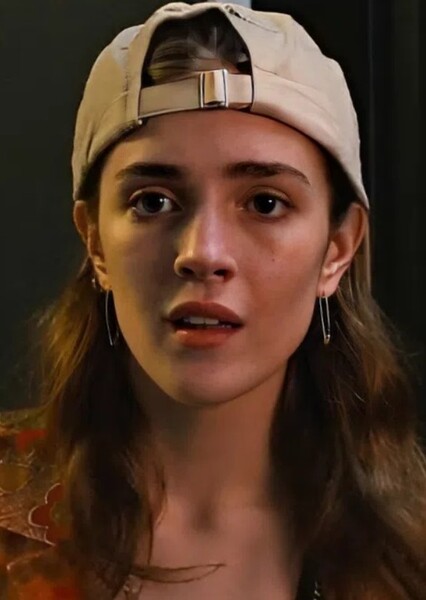 Talia Ryder photo