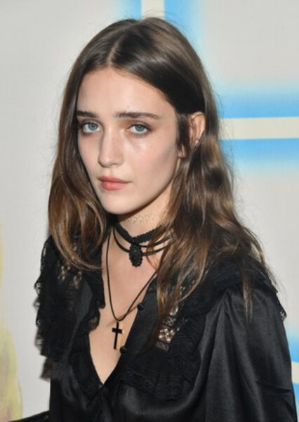 Talia Ryder photo