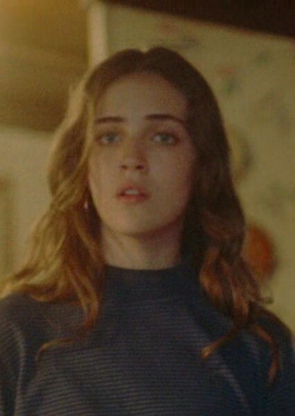 Talia Ryder photo