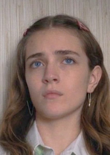 Talia Ryder photo