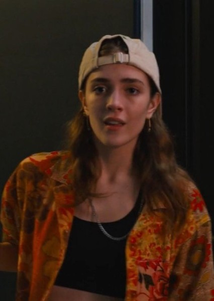 Talia Ryder photo