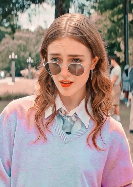 Talia Ryder photo