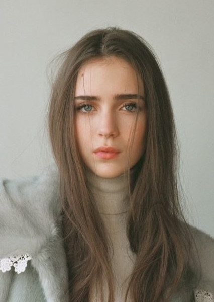 Talia Ryder photo