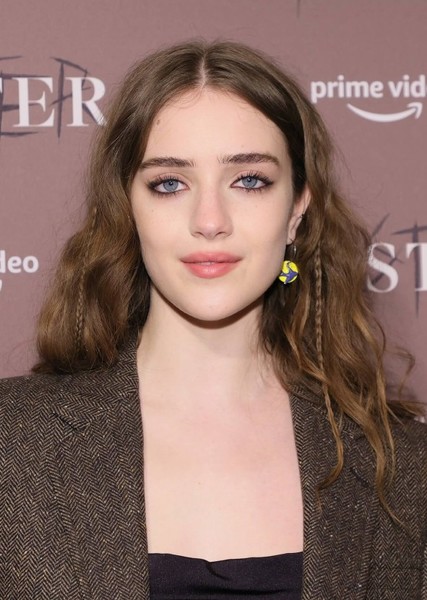 Talia Ryder photo