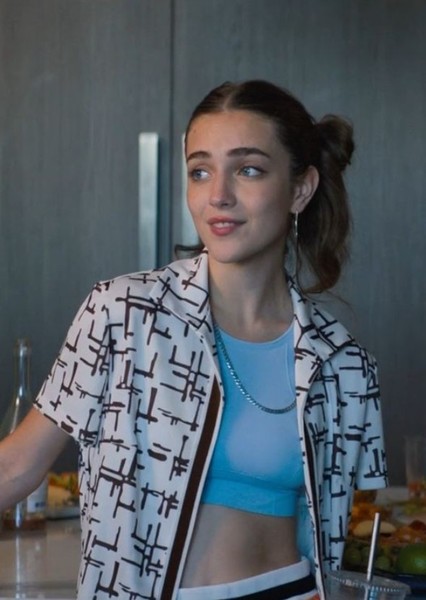 Talia Ryder photo