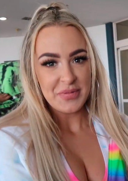 Tana Mongeau photo