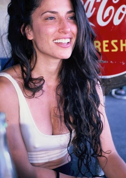 Tania Raymonde photo