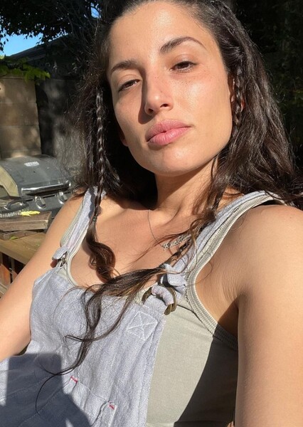 Tania Raymonde photo