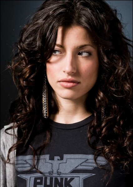 Tania Raymonde photo