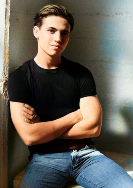 Tanner Buchanan photo