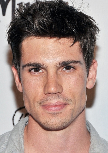 Tanner Novlan
