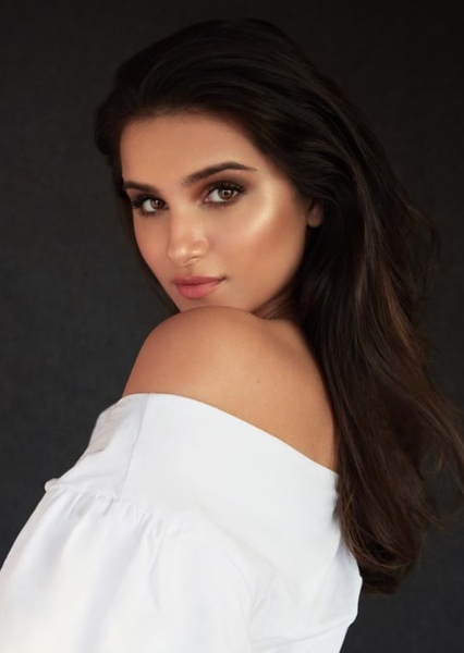 Tara Sutaria photo