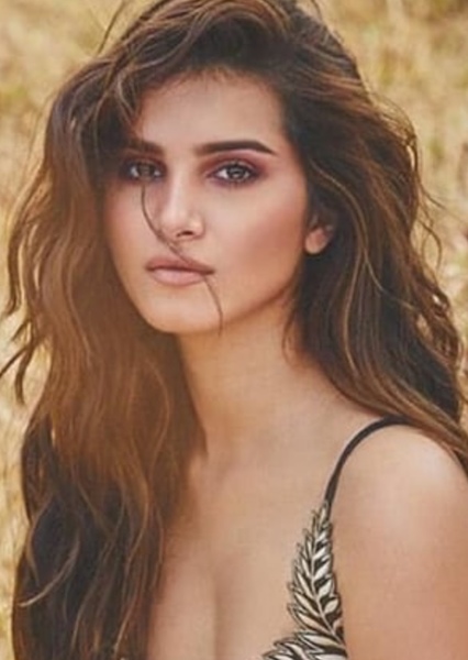 Tara Sutaria photo