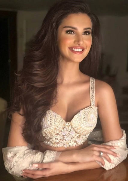 Tara Sutaria photo
