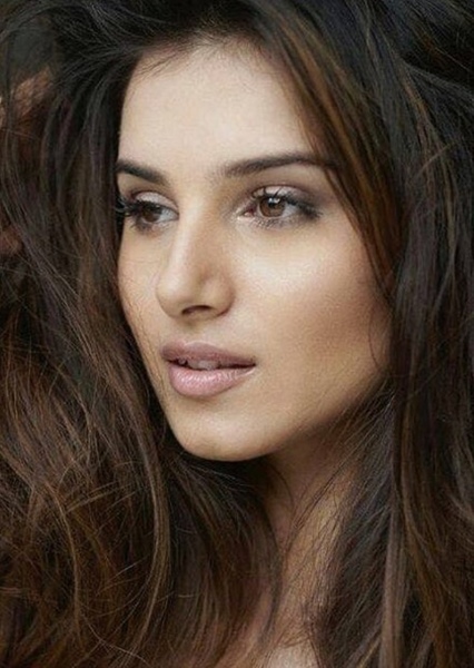 Tara Sutaria photo