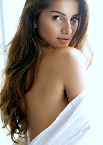 Tara Sutaria photo